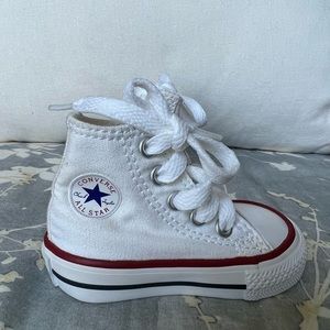 Like new baby Converse